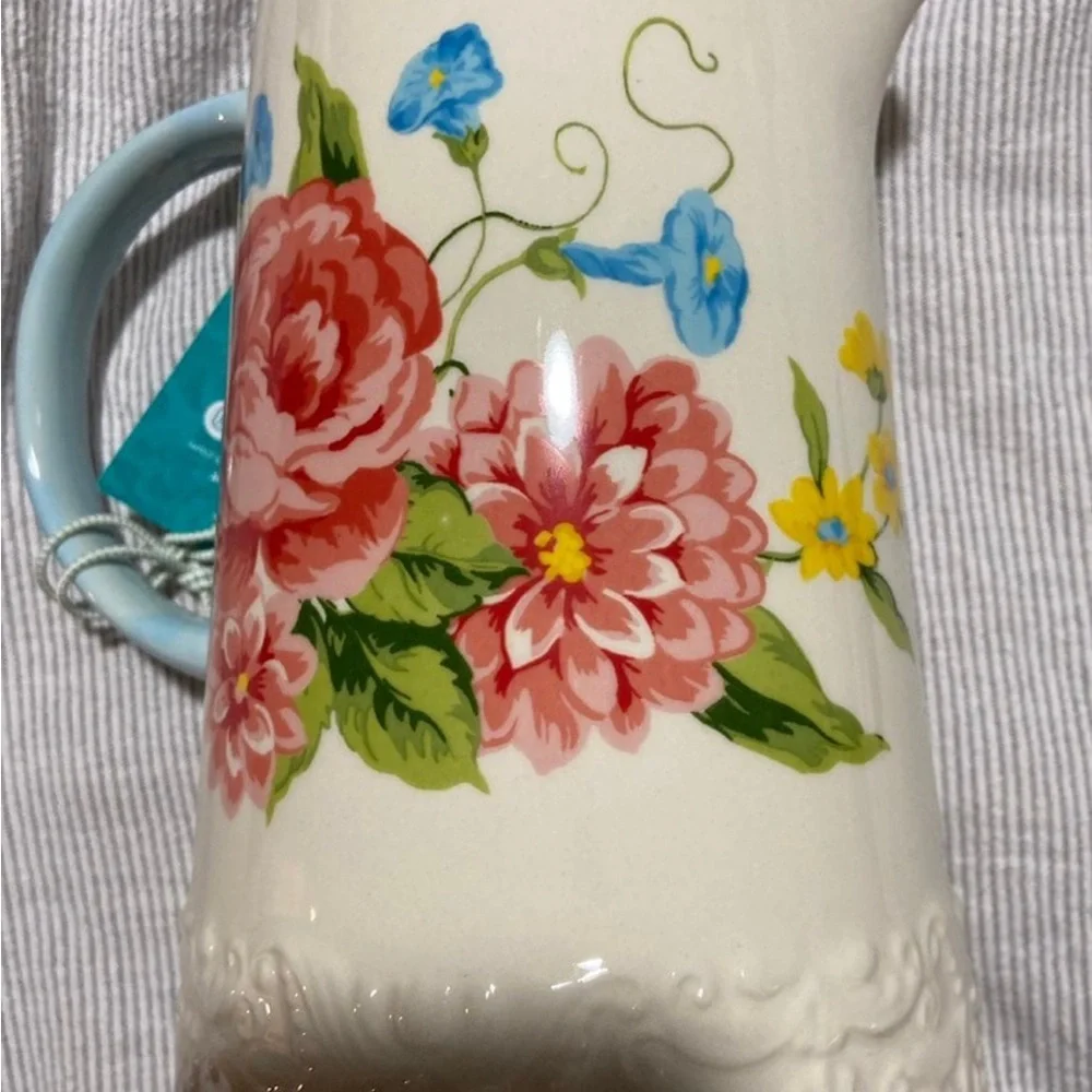 The Pioneer Woman Rose 2.1-quart Pitcher